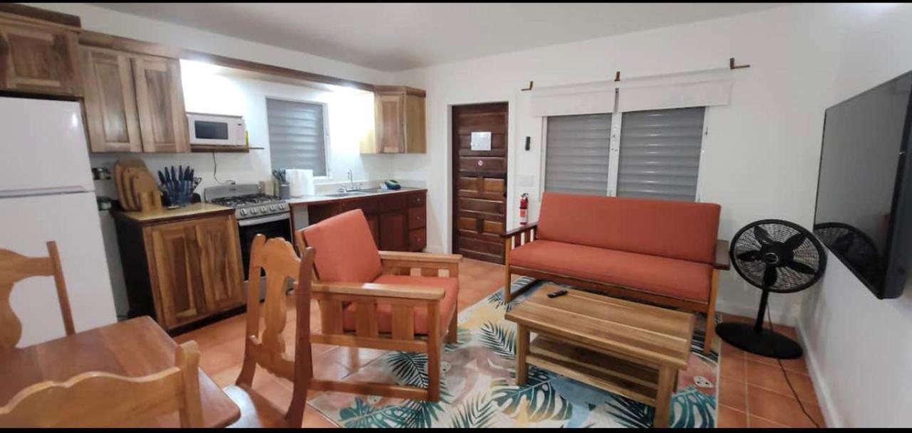 Hotel Alux House à Placencia Extérieur photo