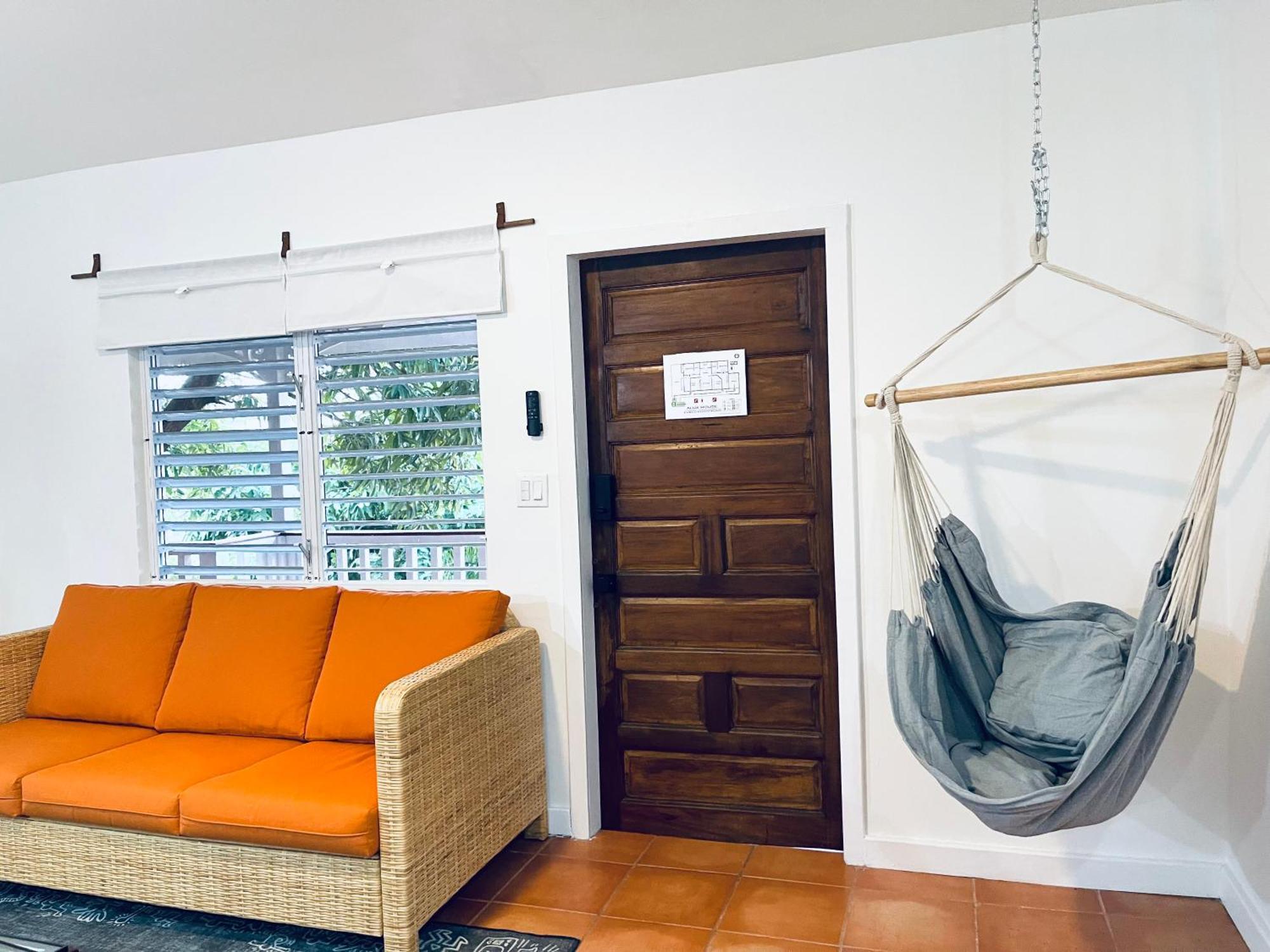 Hotel Alux House à Placencia Extérieur photo